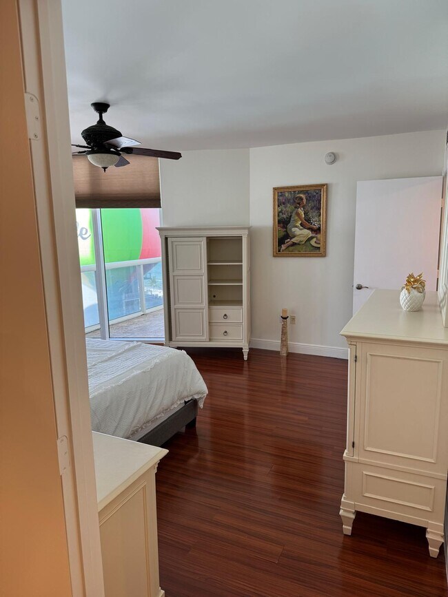 Building Photo - 1800 S Ocean Dr