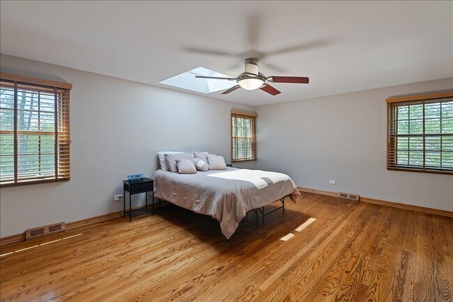 Building Photo - 33 Half Day Rd