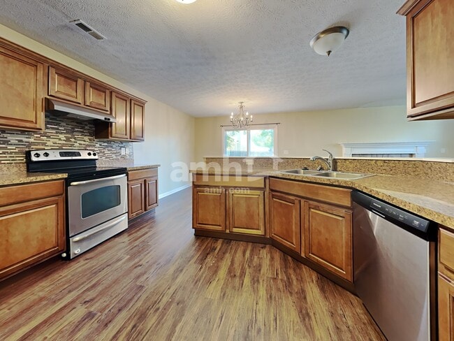 Building Photo - 355 Hennepin Dr
