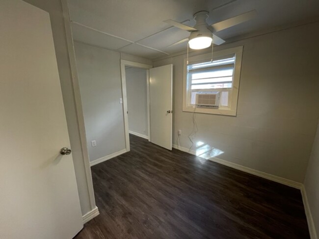 Building Photo - Newly Renovated 1 Bedroom, 1 Bathroom Apar...