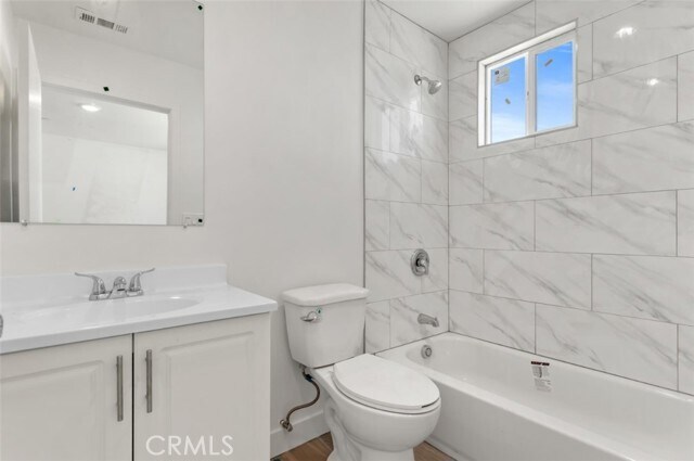 Building Photo - 711 W 80th St