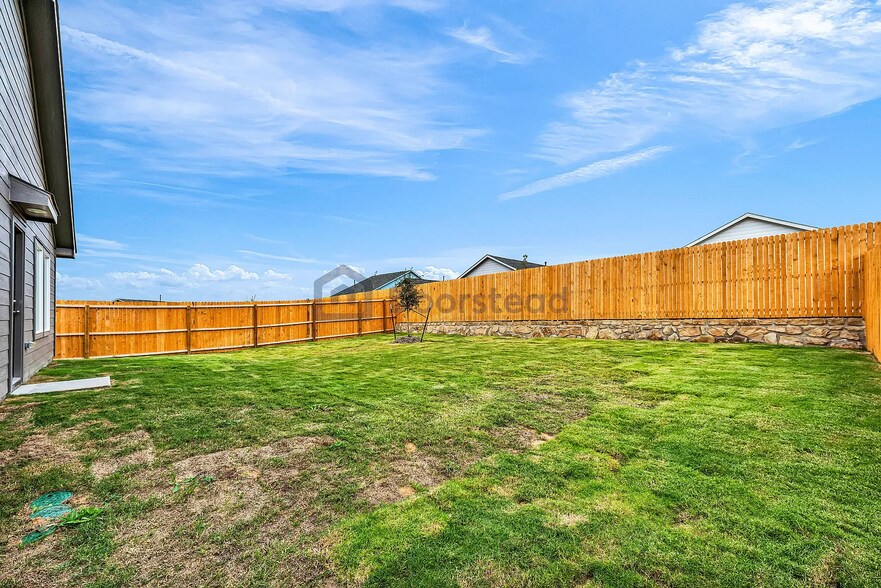 Building Photo - 3012 Yellow Pine Ave