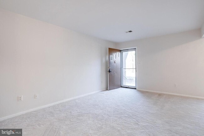 Building Photo - 7900 San Leandro Pl