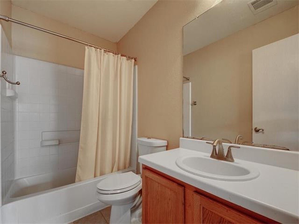 Building Photo - 8705 Davis Oaks Trail