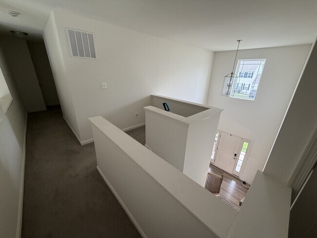 Building Photo - 287 Paradise View Dr