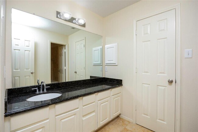 Building Photo - 2327 Centerbrook Ln