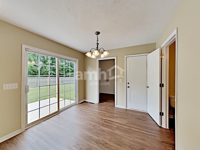 Building Photo - 2927 Painted Pony Dr