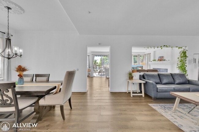 Building Photo - 2385 Country View Glen