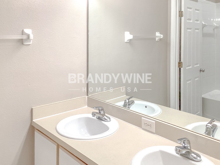 Building Photo - 9701 Carlsdale Dr