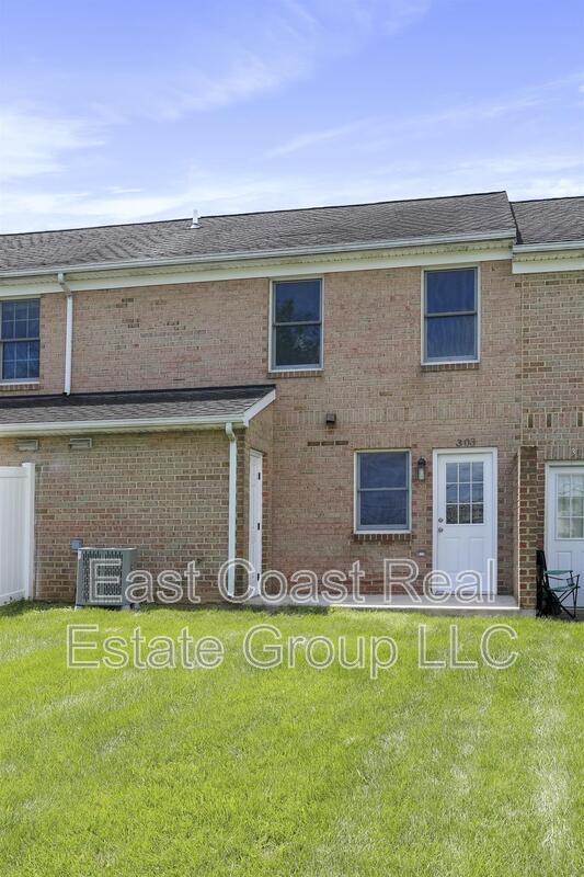 Building Photo - 303 E Ridge Dr