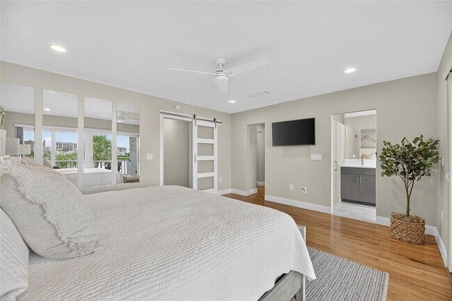 Building Photo - 160 Marina Del Rey Ct