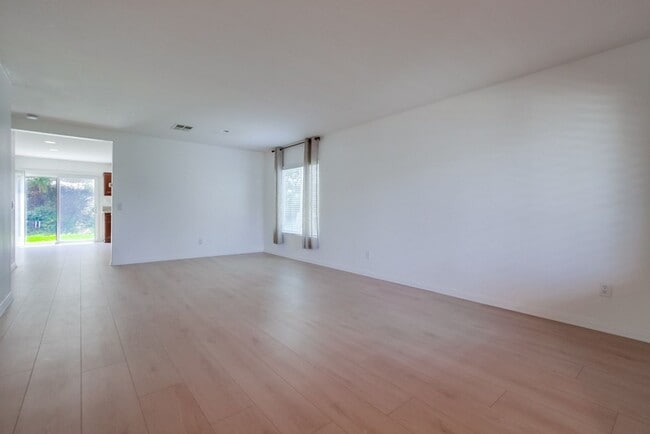 Building Photo - Upgraded Executive Home in Rancho Santalina