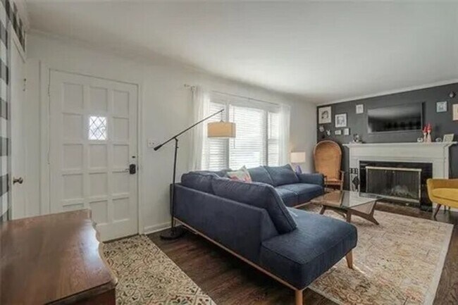 Building Photo - 4100 W 59th St