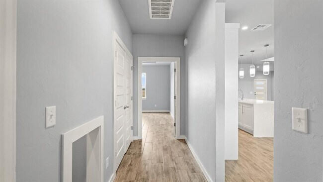 Building Photo - 12624 E Hefner Rd