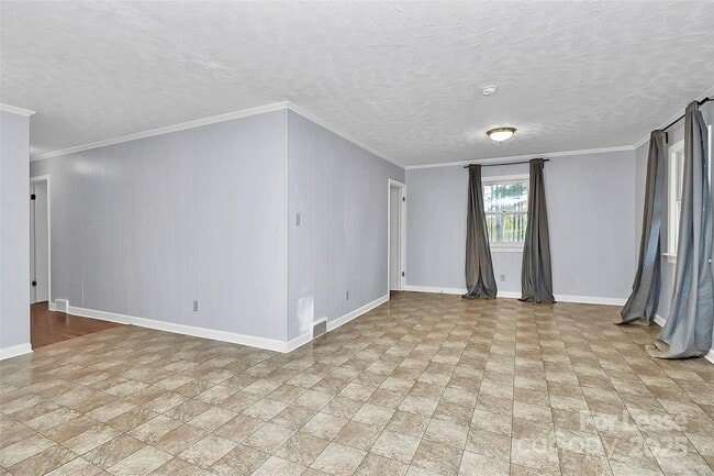 Building Photo - 3685 Old Salisbury-Concord Rd