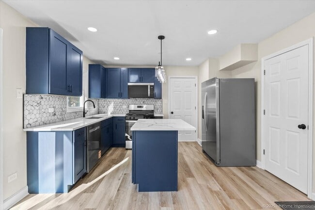 Building Photo - 17740 N Clyde Ave