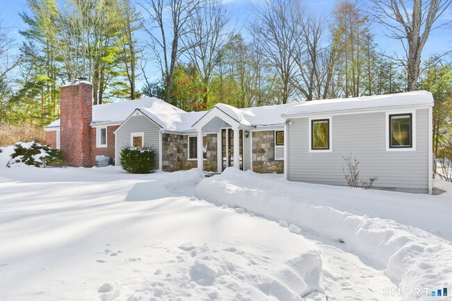 Building Photo - 815 Valley Rd