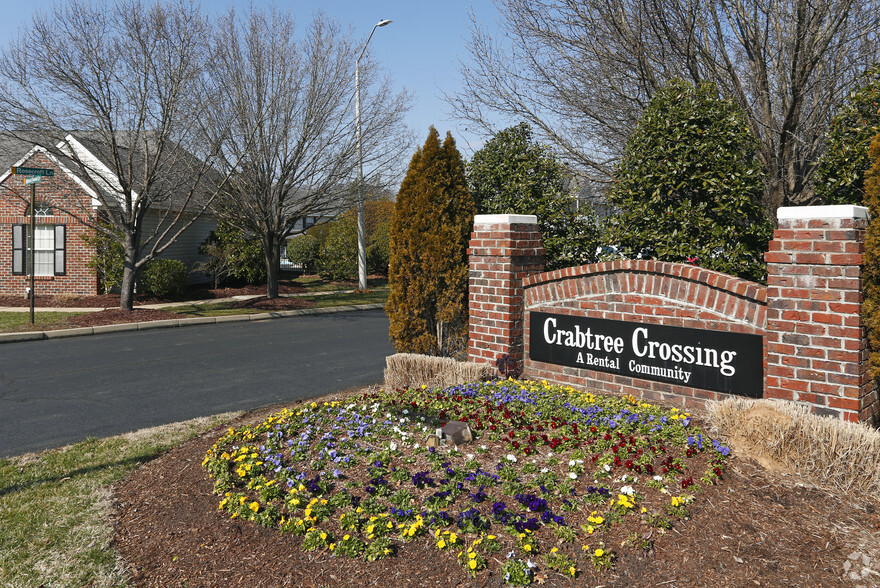 Primary Photo - Crabtree Crossing Apartments and Townhomes