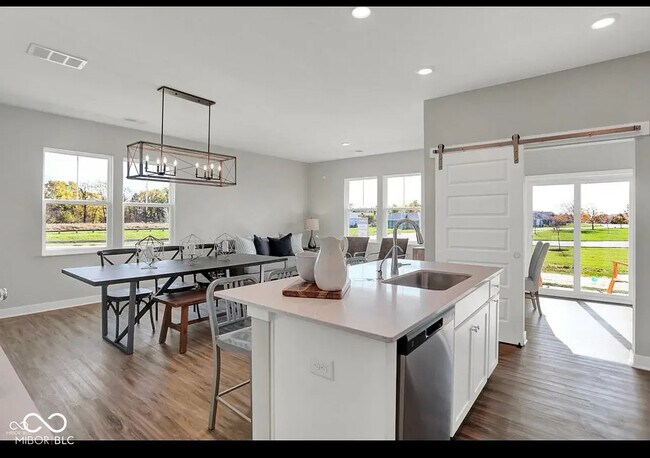 Building Photo - 15243 Farrington Rd