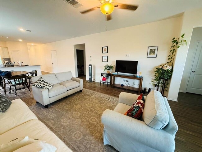 Building Photo - 5612 Bellissima Way