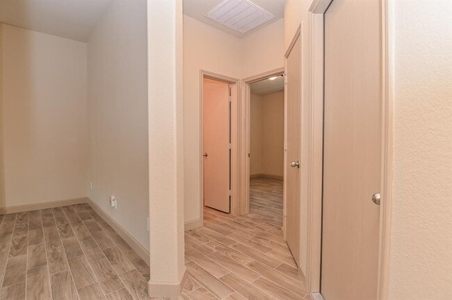 Building Photo - 5502 Floral Valley Ln