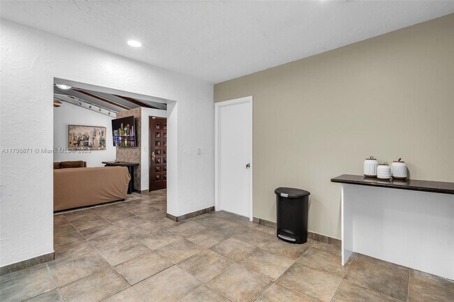 Building Photo - 3225 SW 58th Ave