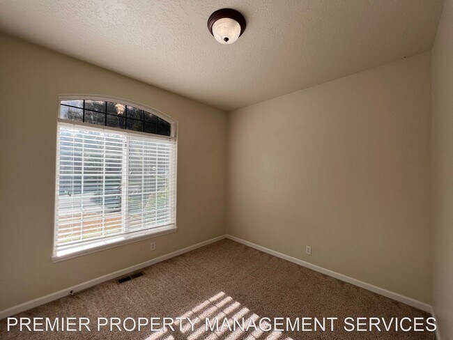 Building Photo - 3 br, 2 bath House - 2272 33rd Street