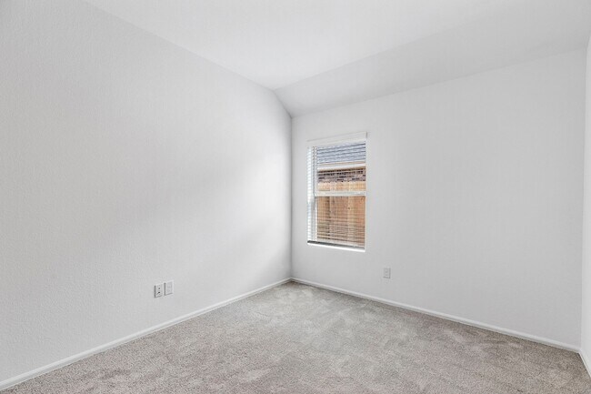 Building Photo - 31546 Beacon Cove Trl
