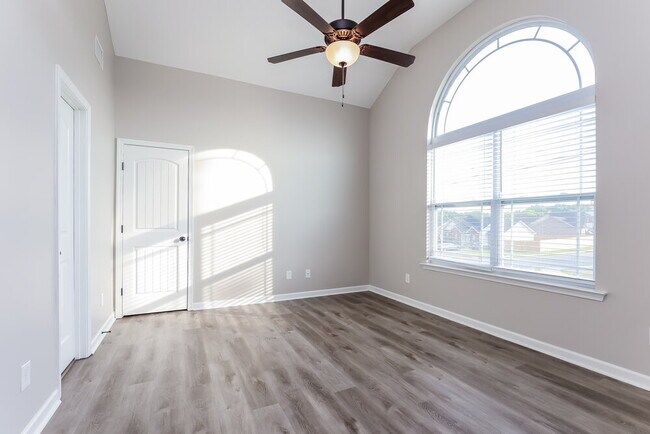 Building Photo - 713 Wildwood Dr