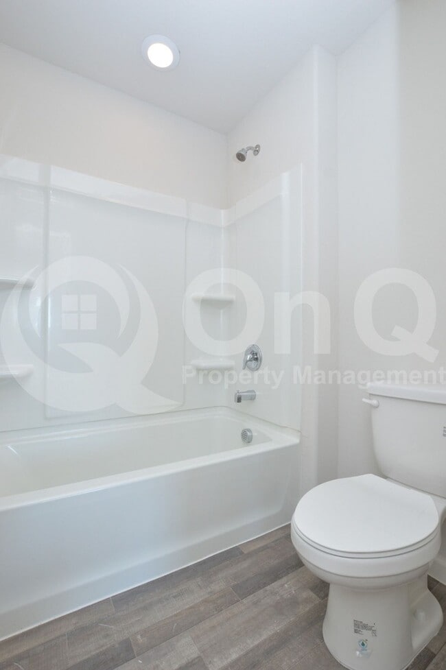 Building Photo - 777 Silvercreek Ln