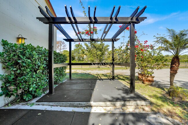 Building Photo - 11231 Ira Ln