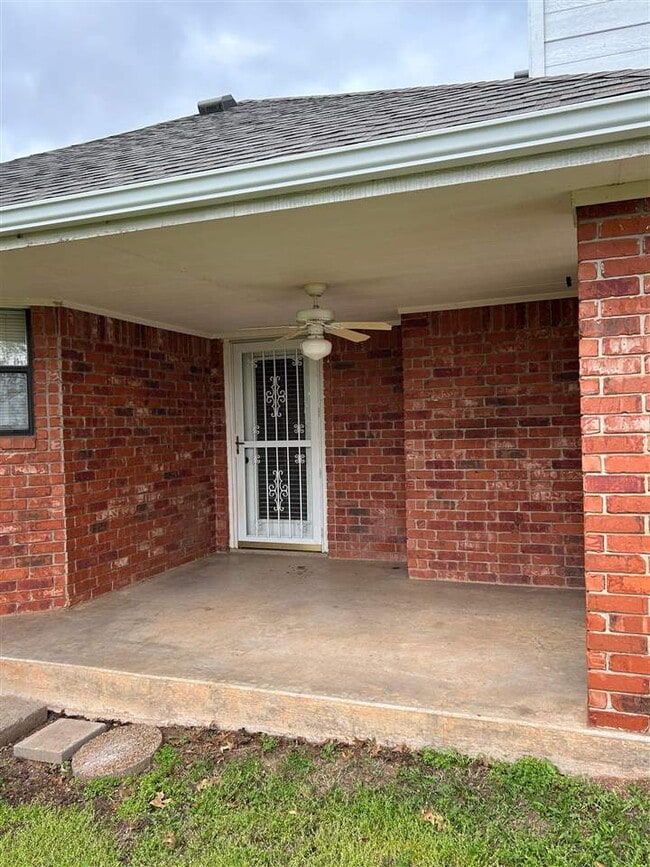 Building Photo - 1506 SW 69th St