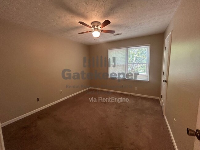 Building Photo - 210 Buckeye Ln