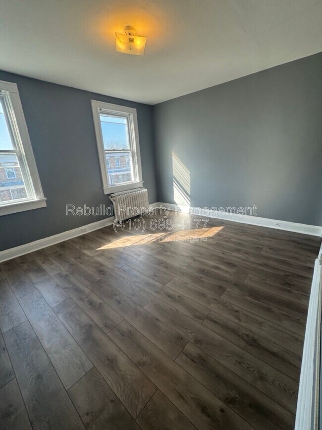 Building Photo - 3136 Chesterfield Ave