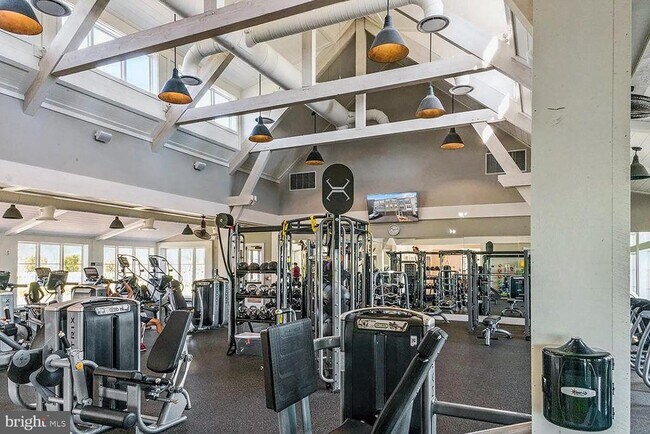 Building Photo - 1750 Blue Spruce St