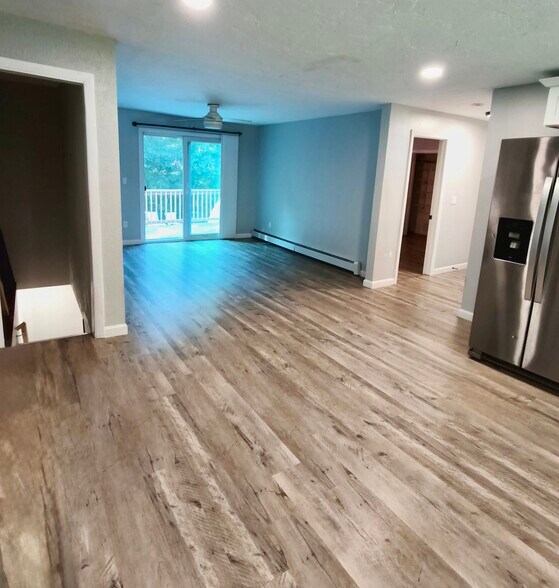 Main Level: Bathroom, Bedroom, Living Room, Kitchen, Mud Room - 28 S Spencer Rd
