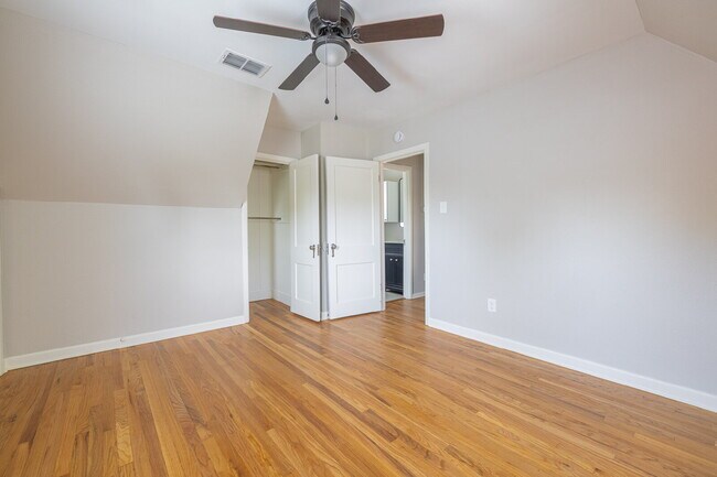 Building Photo - Charming 2-Story Home in Tech Terrace!