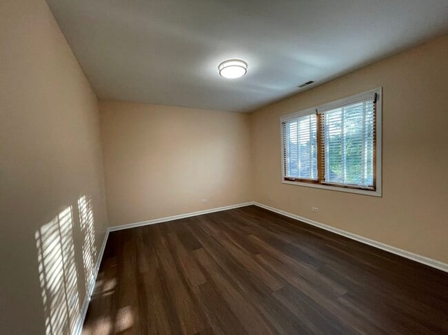 Building Photo - 450 Foxford Dr