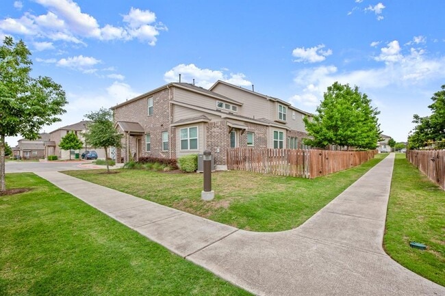 Building Photo - 602 Caterpillar Ln