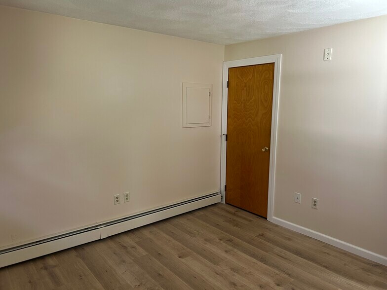 Building Photo - 287 Mayfield Ave