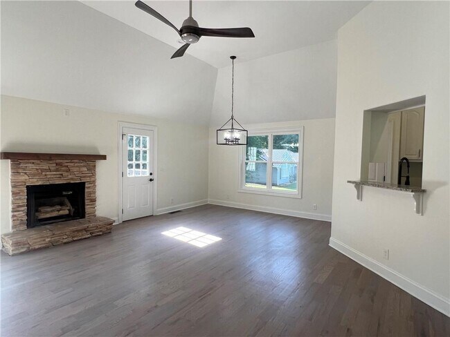 Building Photo - 130 Elk Grove Dr