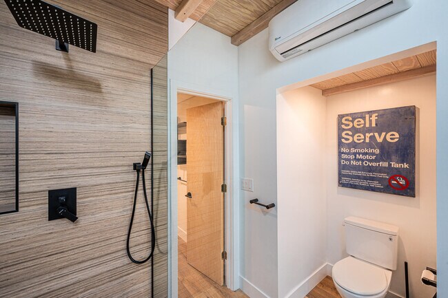 Building Photo - 2748 E Via Escuela