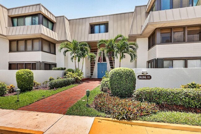 Building Photo - 1800 SE St Lucie Blvd