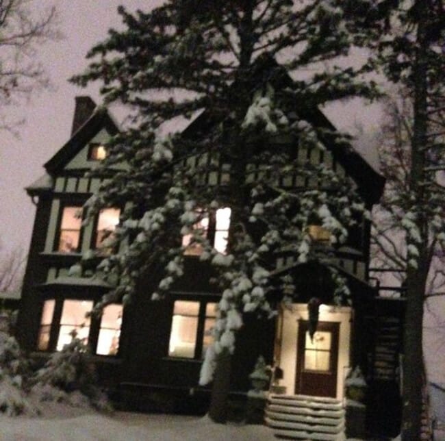 Building Photo - 717 W Huron St