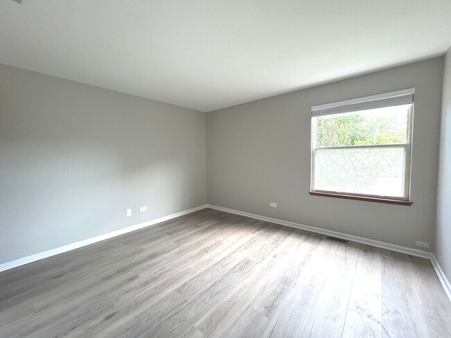 Building Photo - 1453 Chelsea Ave