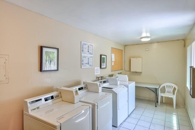 Building Photo - 935 Johnfer Way