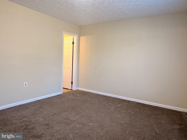 Building Photo - 2120 Commissary Cir