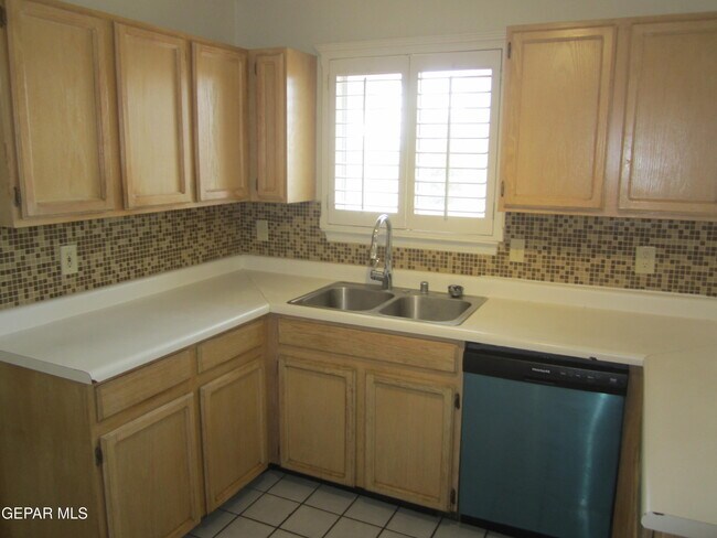 Building Photo - 6924 Imperial Ridge Dr