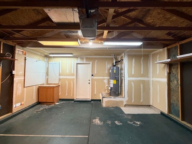 Building Photo - 3 Bedroom Single Story Available Near McMahon Blvd NW & Unser Blvd NW!