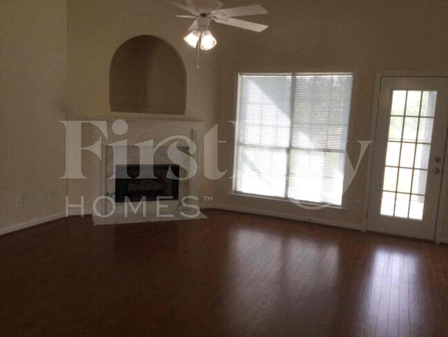 Building Photo - 417 Waterford Dr
